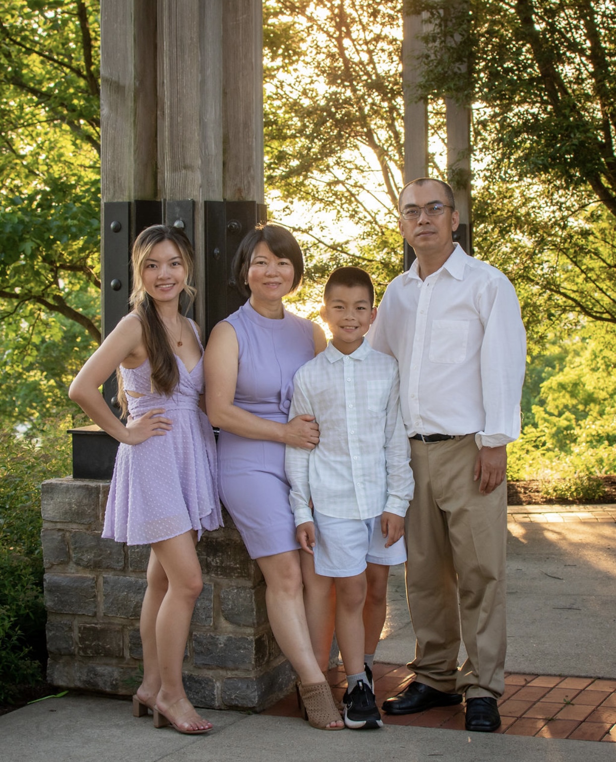 Vickie Chi with family